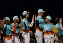 Freedbirds Win First Series Since May The Yuba-Sutter Freebirds celebrate a 17-12 victory over Long Beach on July 3. Photo by Steven Bryla.